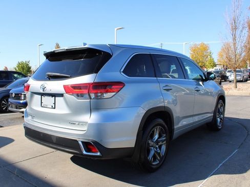 Used 2017 Toyota Highlander Limited Platinum image 7
