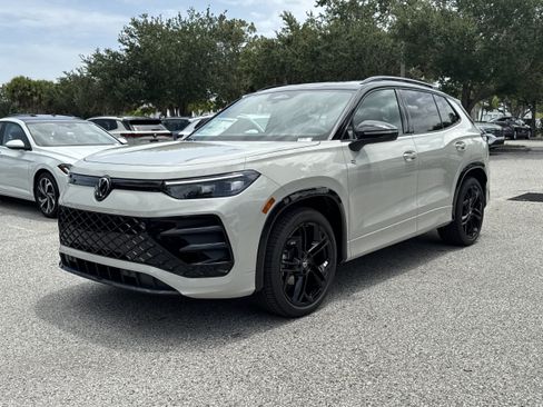 New 2026 Volkswagen Tiguan SE R-Line FWD image 7