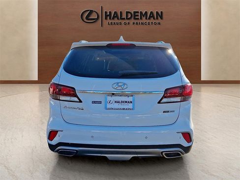 Used 2017 Hyundai Santa Fe SE image 5