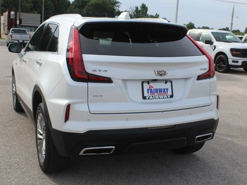 Used 2024 Cadillac XT4 Premium Luxury AWD/4WD image 9