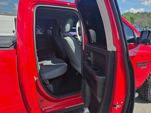 Used 2019 RAM 1500 Express w/ Express Value Package AWD/4WD image 12