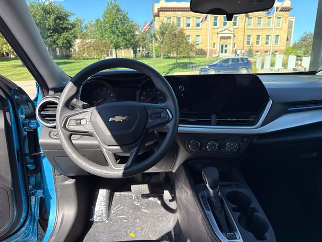 New 2026 Chevrolet Trax LS w/ LS Convenience Package FWD image 14