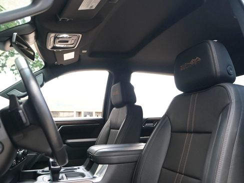 Used 2023 Chevrolet Silverado 1500 High Country image 23