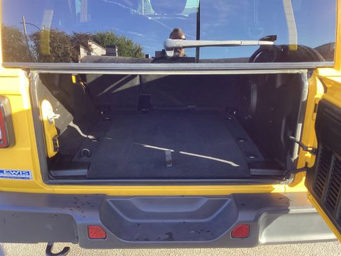 Used 2020 Jeep Wrangler Unlimited Sahara w/ Uconnect 4C Nav & Sound Group image 14