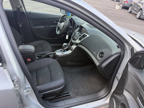 Used 2015 Chevrolet Cruze LT w/ Sun And Sound Package image 17