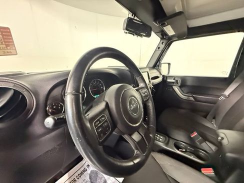 Used 2018 Jeep Wrangler Unlimited Sport S AWD/4WD image 6