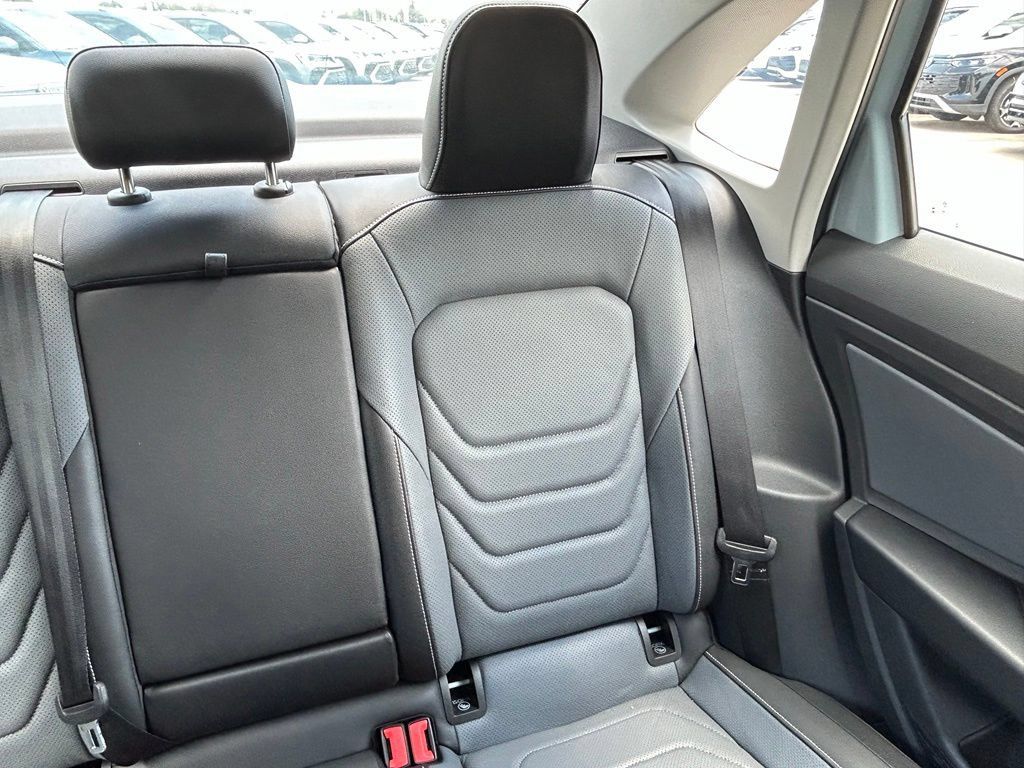 Certified 2025 Volkswagen Jetta SEL FWD image 28
