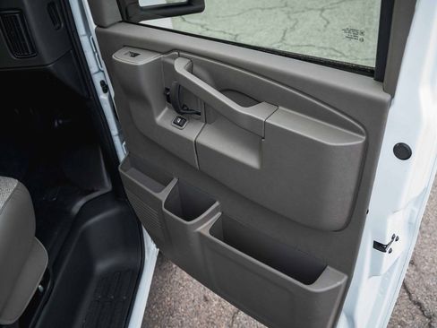 New 2025 Chevrolet Express 3500 Work Van w/ Power Convenience Package image 15