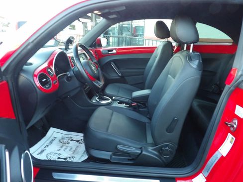Used 2012 Volkswagen Beetle 2.5 image 7