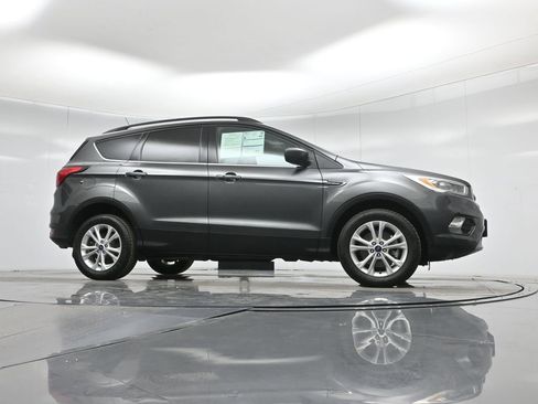 Certified 2019 Ford Escape SEL image 4