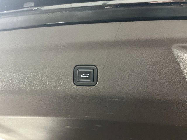 Used 2022 GMC Yukon Denali AWD/4WD image 33