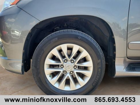 Used 2014 Lexus GX 460 w/ Premium Package AWD/4WD image 9