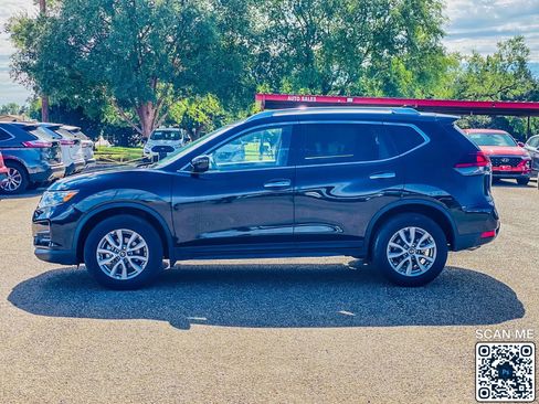 Used 2019 Nissan Rogue SV image 4