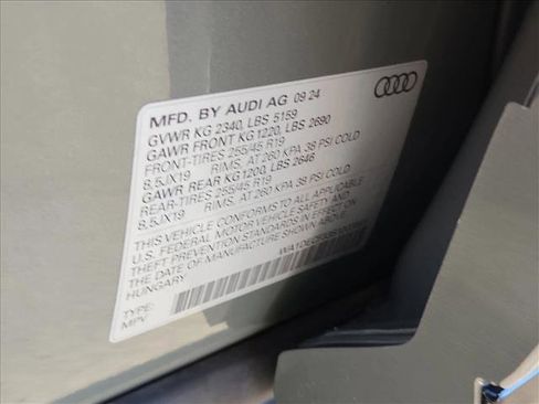Certified 2025 Audi Q3 2.0T Premium w/ Convenience Package image 24