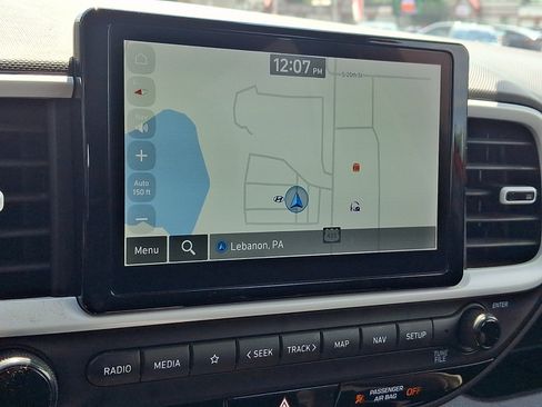 Used 2023 Hyundai Venue Limited FWD image 16