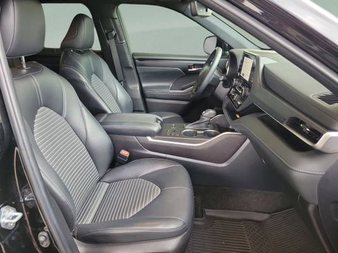 Certified 2023 Toyota Highlander XSE image 7