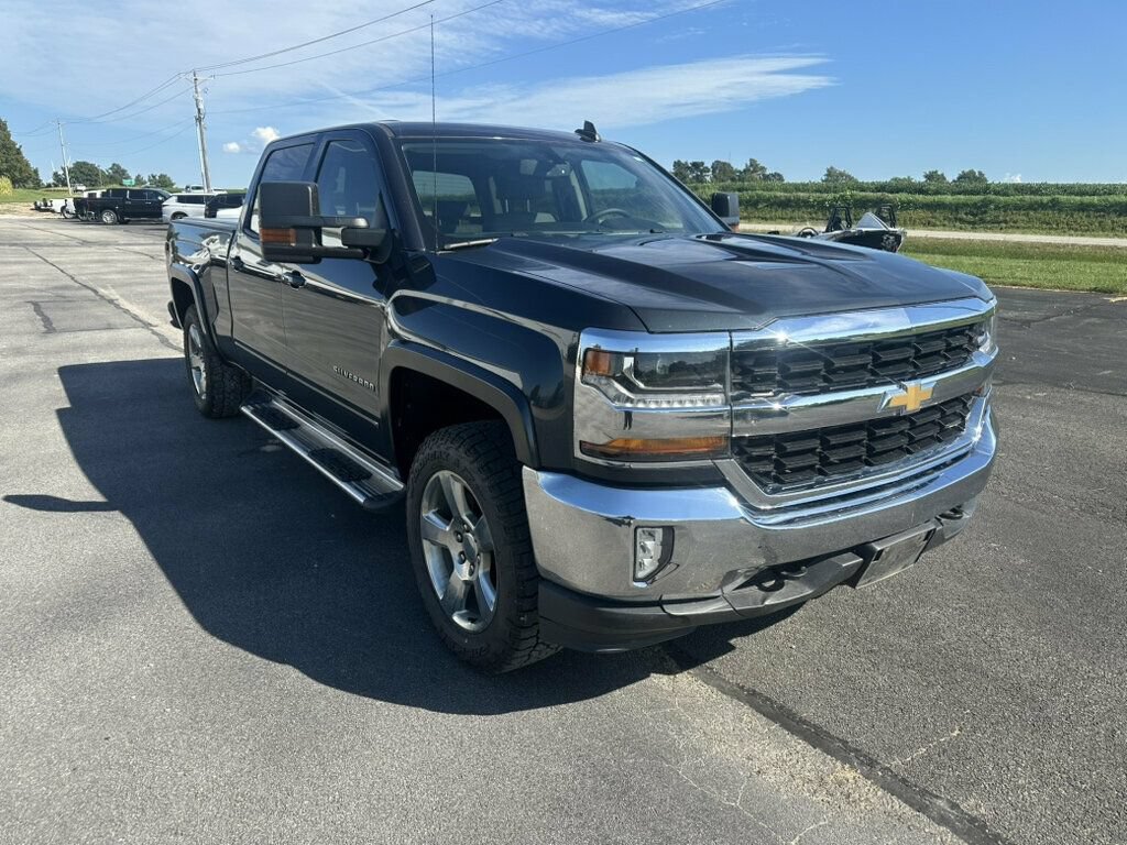 Used 2017 Chevrolet Silverado 1500 LT w/ All Star Edition AWD/4WD image 7