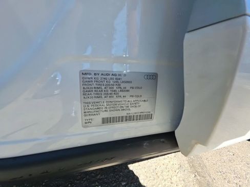 Used 2023 Audi Q4 e-tron Premium Plus w/ Premium Plus image 27