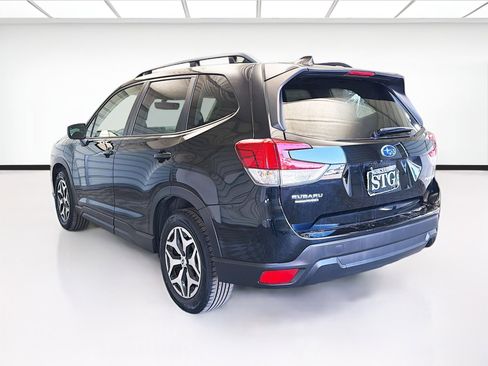 Used 2024 Subaru Forester Premium image 6