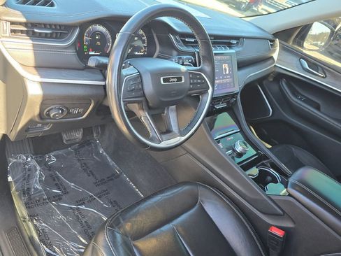 Used 2021 Jeep Grand Cherokee L Limited AWD/4WD image 25
