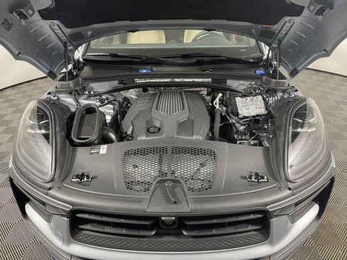 Used 2025 Porsche Macan image 22