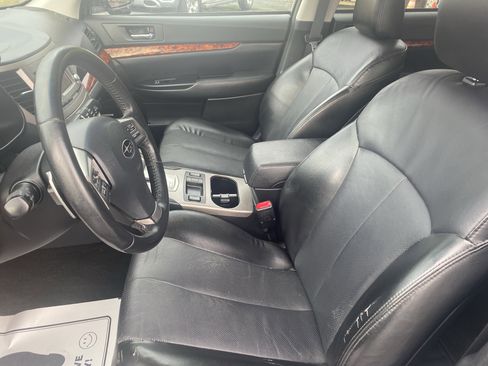 Used 2012 Subaru Outback 2.5i Limited image 10
