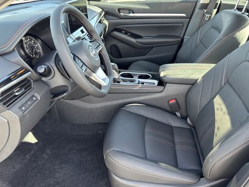 New 2025 Nissan Altima 2.5 SR w/ SR Premium Package image 11