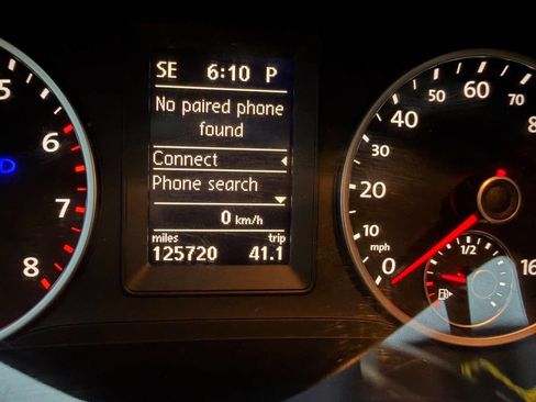 Used 2012 Volkswagen Tiguan SE image 20