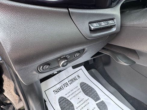 Used 2021 Buick Encore GX Essence w/ Advanced Technology Package FWD image 13