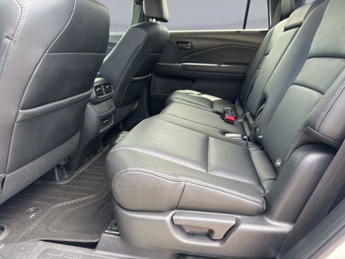 Certified 2024 Honda Passport EX-L image 15