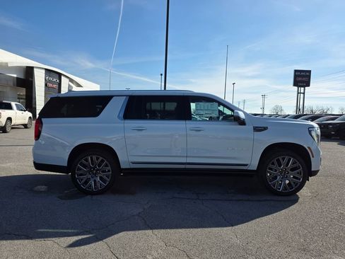 New 2026 GMC Yukon XL Denali Ultimate AWD/4WD image 9