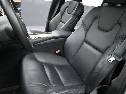 Used 2024 Volvo XC90 B6 Plus AWD/4WD image 10