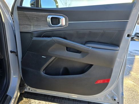 Used 2023 Kia Sorento SX Prestige image 35