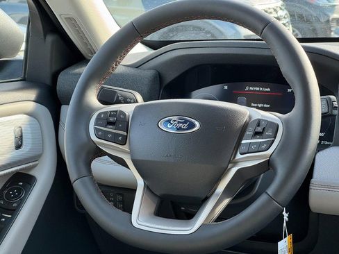 New 2026 Ford Explorer Active w/ Active Comfort Package image 8