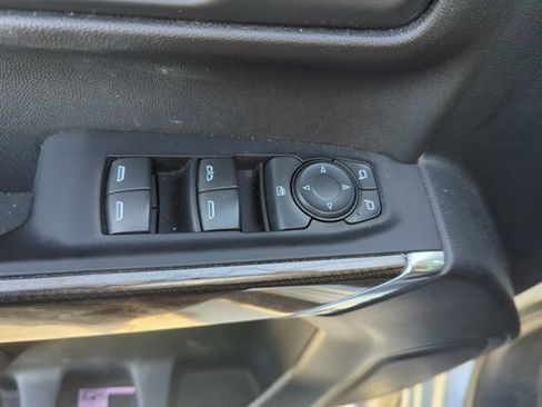 Used 2022 Chevrolet Silverado 1500 LT image 11