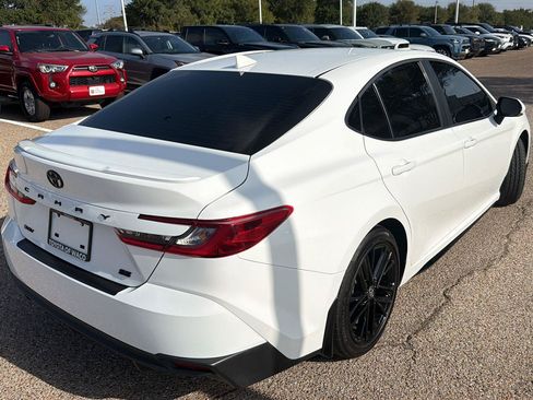 Used 2025 Toyota Camry SE w/ Convenience Package FWD image 3