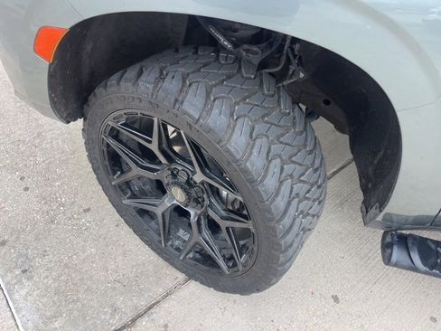 Used 2023 Chevrolet Tahoe Z71 w/ Luxury Package image 38