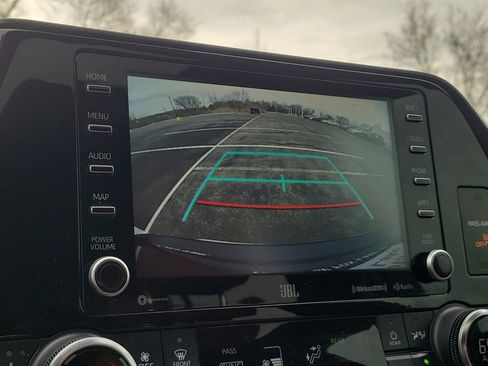 Used 2022 Toyota Highlander XSE image 31