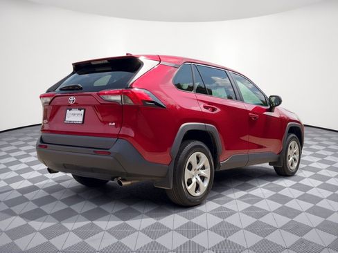 Used 2023 Toyota RAV4 LE FWD image 9