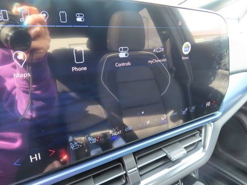Used 2025 Chevrolet Equinox EV LT w/ Convenience Package II FWD image 23