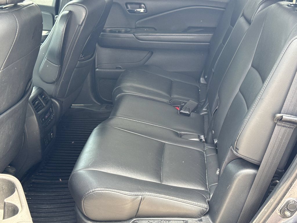 Used 2020 Honda Pilot Touring image 23