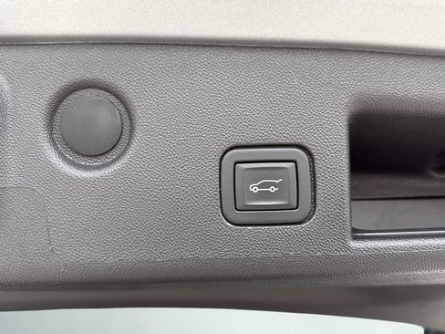 Used 2024 Chevrolet Equinox LT FWD image 21
