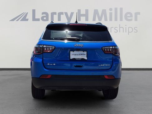 Used 2025 Jeep Compass Limited AWD/4WD image 4