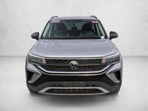 Used 2022 Volkswagen Taos S image 2