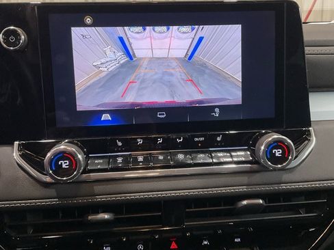 Used 2024 Chevrolet Colorado LT w/ LT Convenience Package II image 18