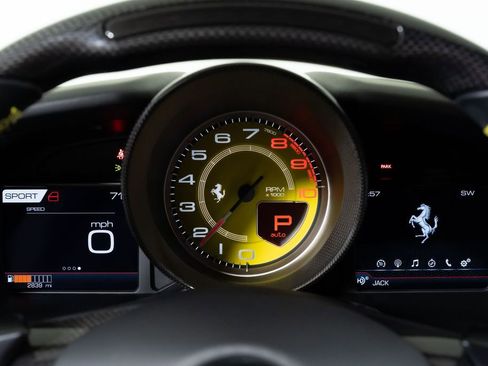 Used 2021 Ferrari F8 Tributo image 27