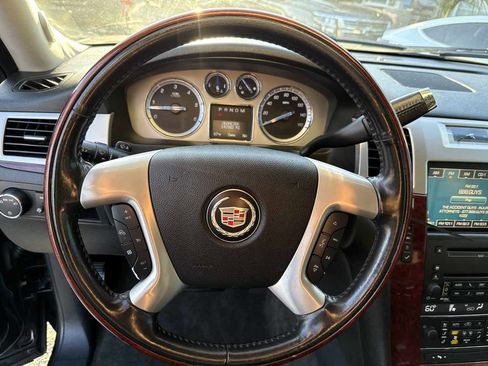 Used 2009 Cadillac Escalade ESV AWD image 19