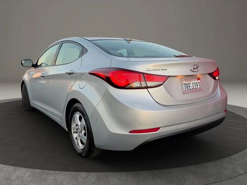 Used 2015 Hyundai Elantra SE image 6