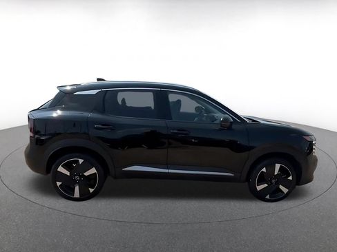 Used 2026 Nissan Kicks SR AWD/4WD image 13