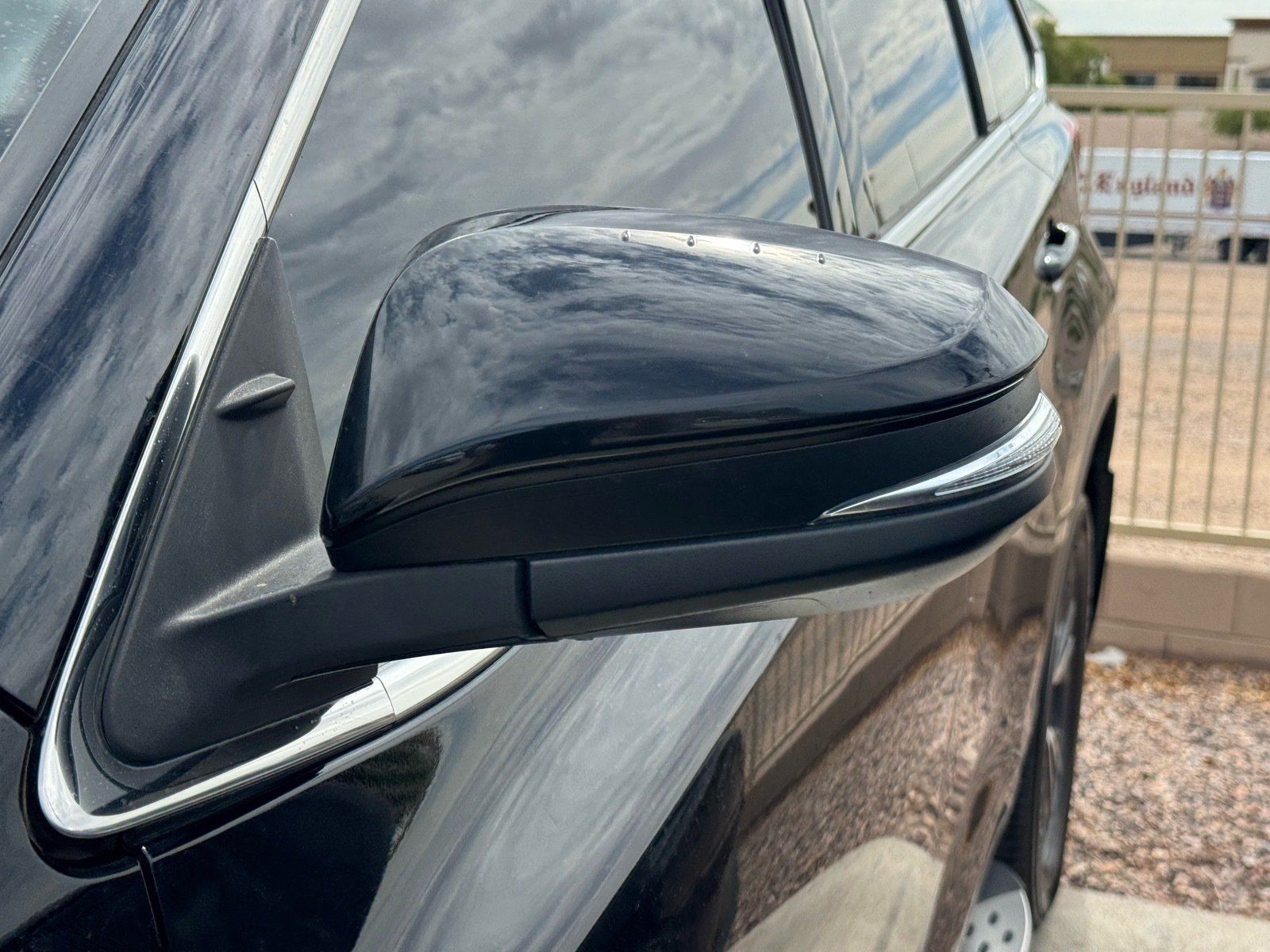 Used 2018 Toyota Highlander LE FWD image 7